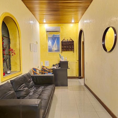 רומא Hotel Azzurra מראה חיצוני תמונה