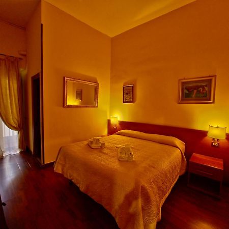 רומא Hotel Azzurra מראה חיצוני תמונה