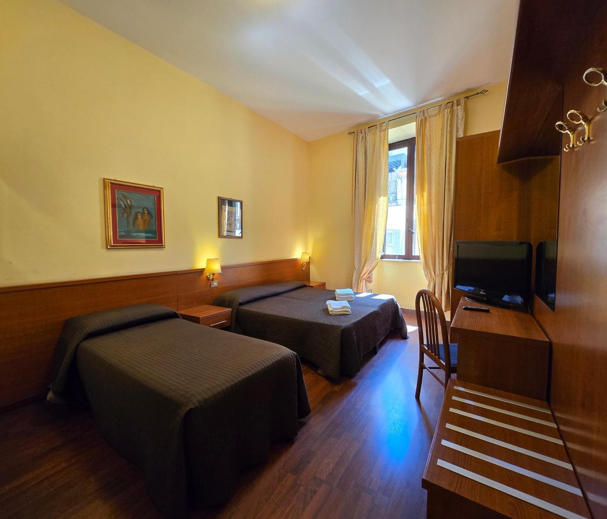 רומא Hotel Azzurra מראה חיצוני תמונה