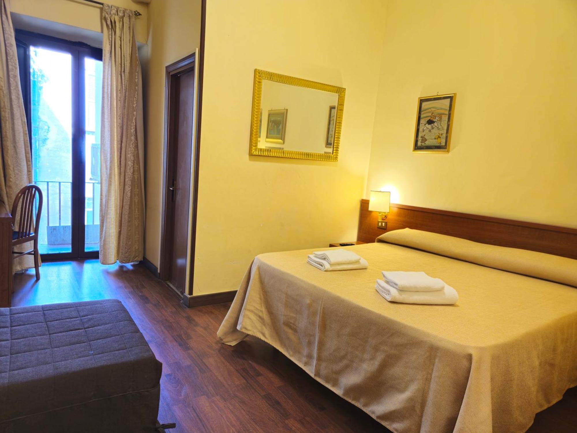 רומא Hotel Azzurra מראה חיצוני תמונה