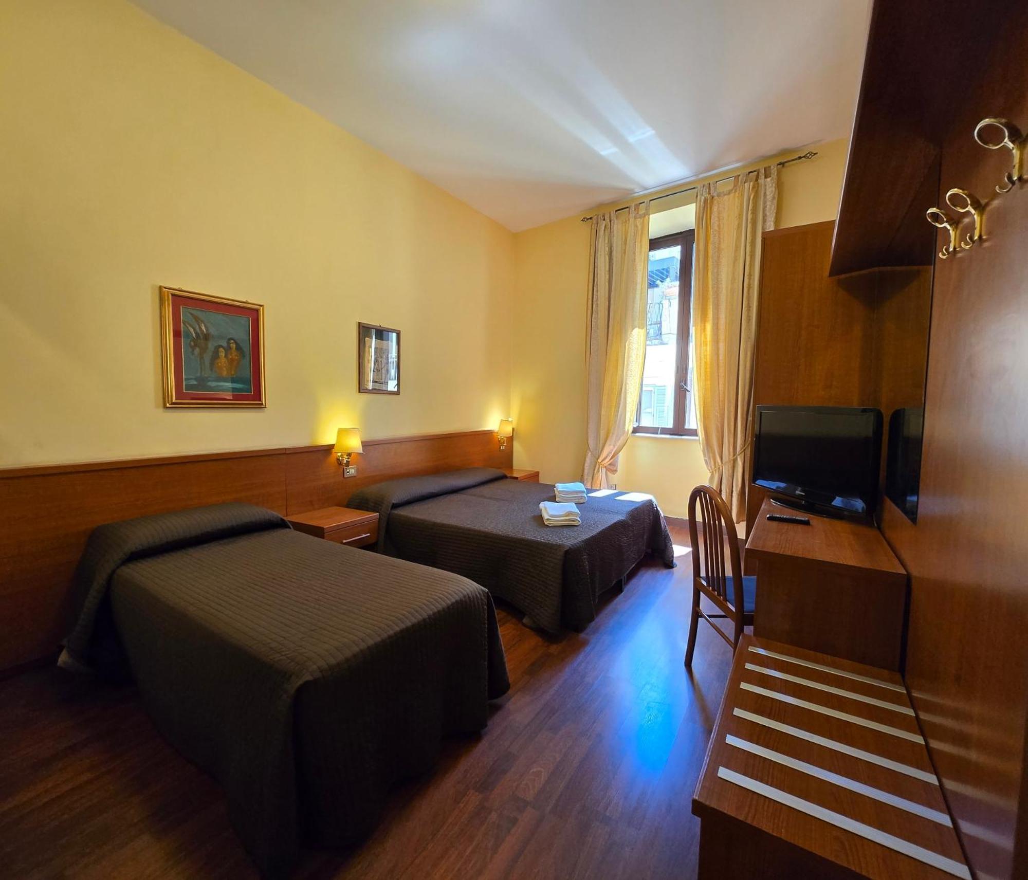 רומא Hotel Azzurra מראה חיצוני תמונה