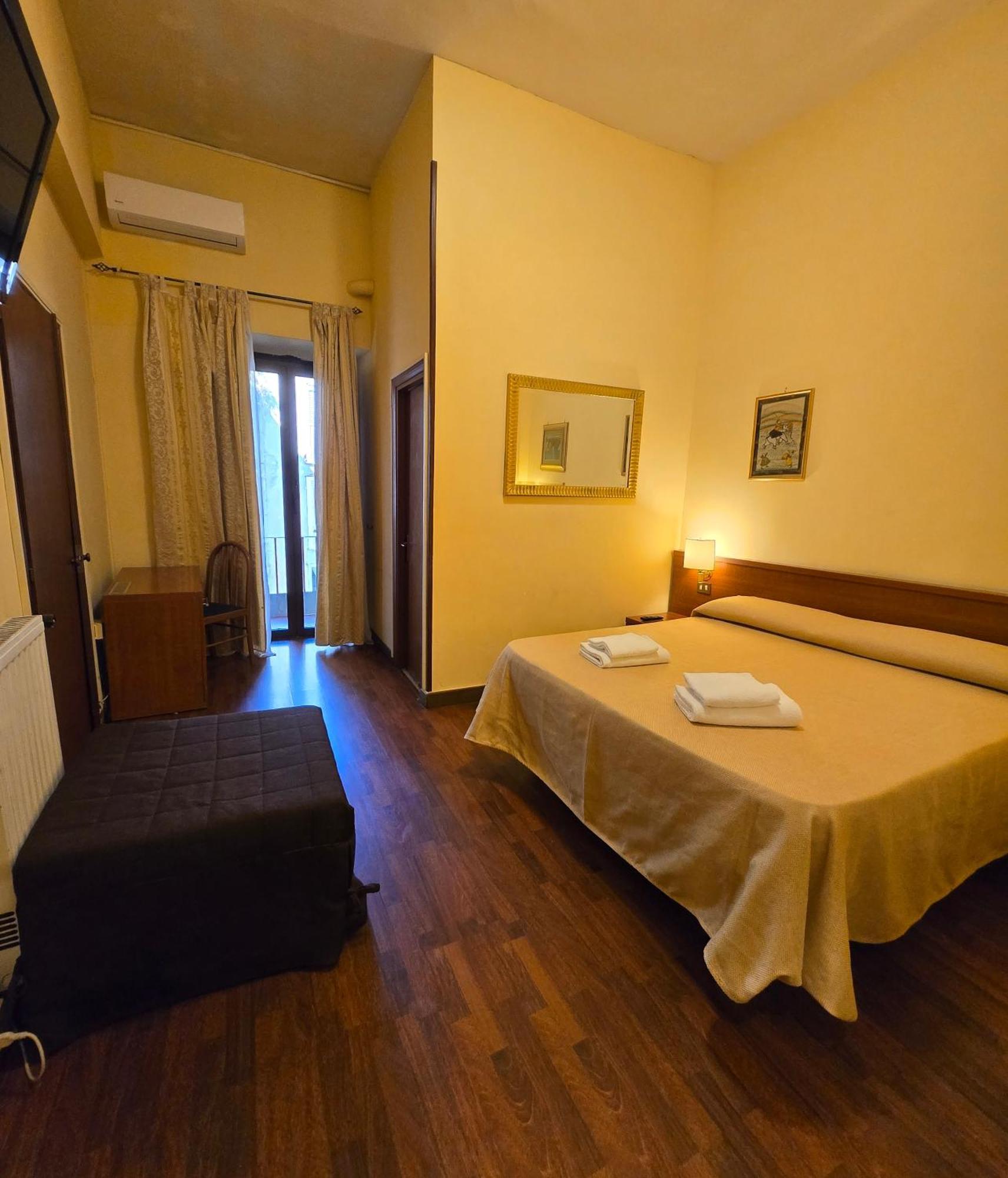רומא Hotel Azzurra מראה חיצוני תמונה