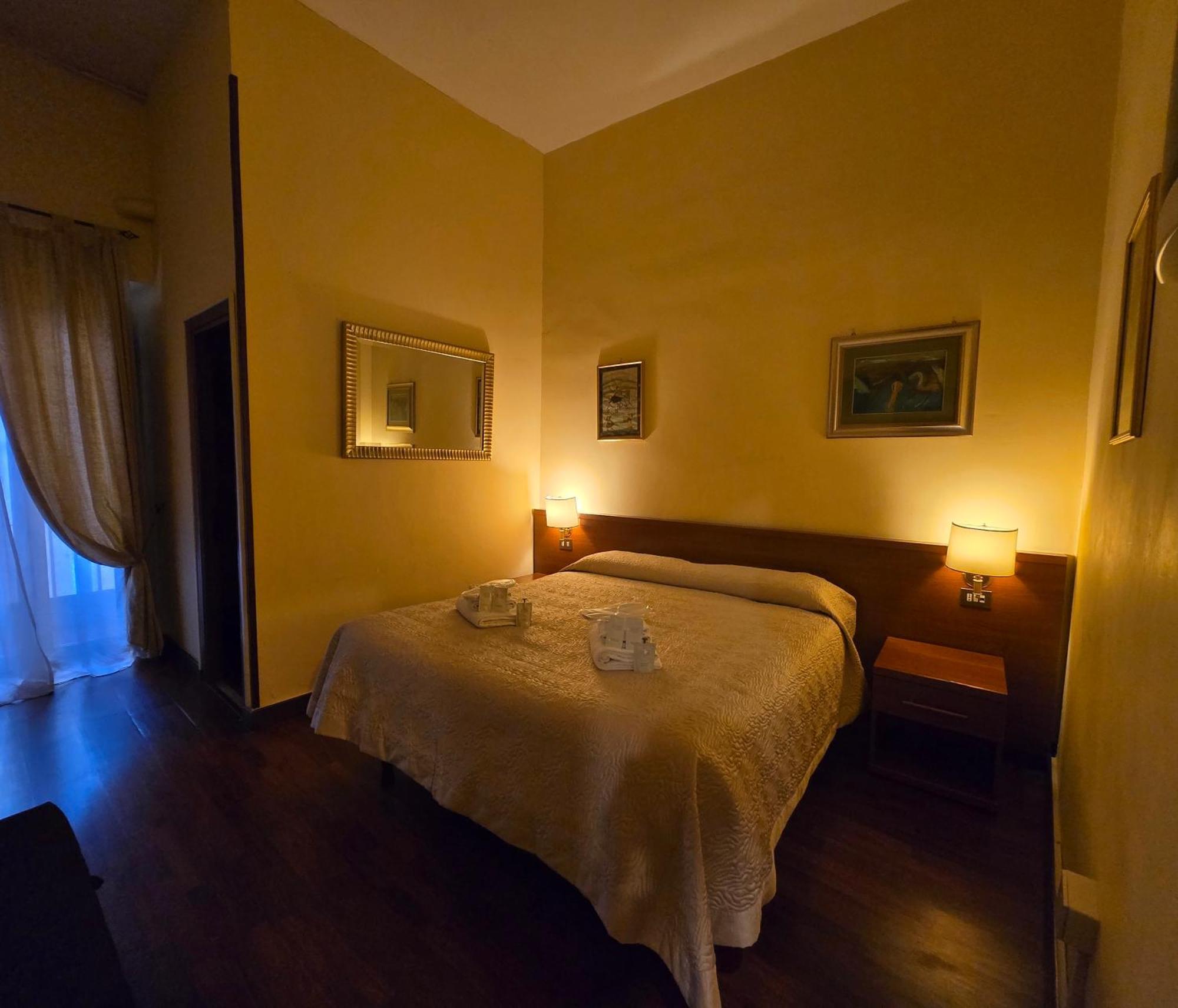 רומא Hotel Azzurra מראה חיצוני תמונה