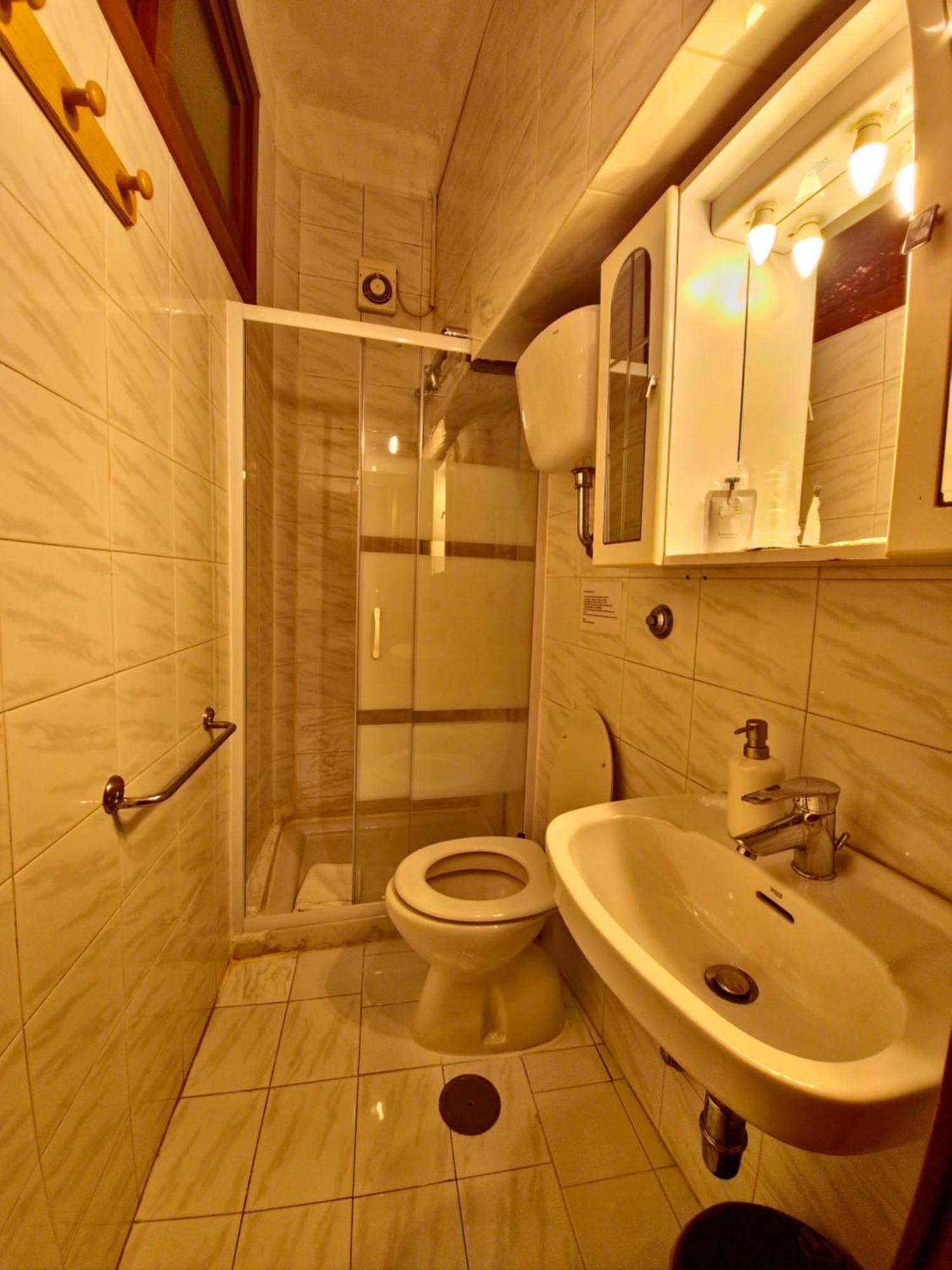 רומא Hotel Azzurra מראה חיצוני תמונה