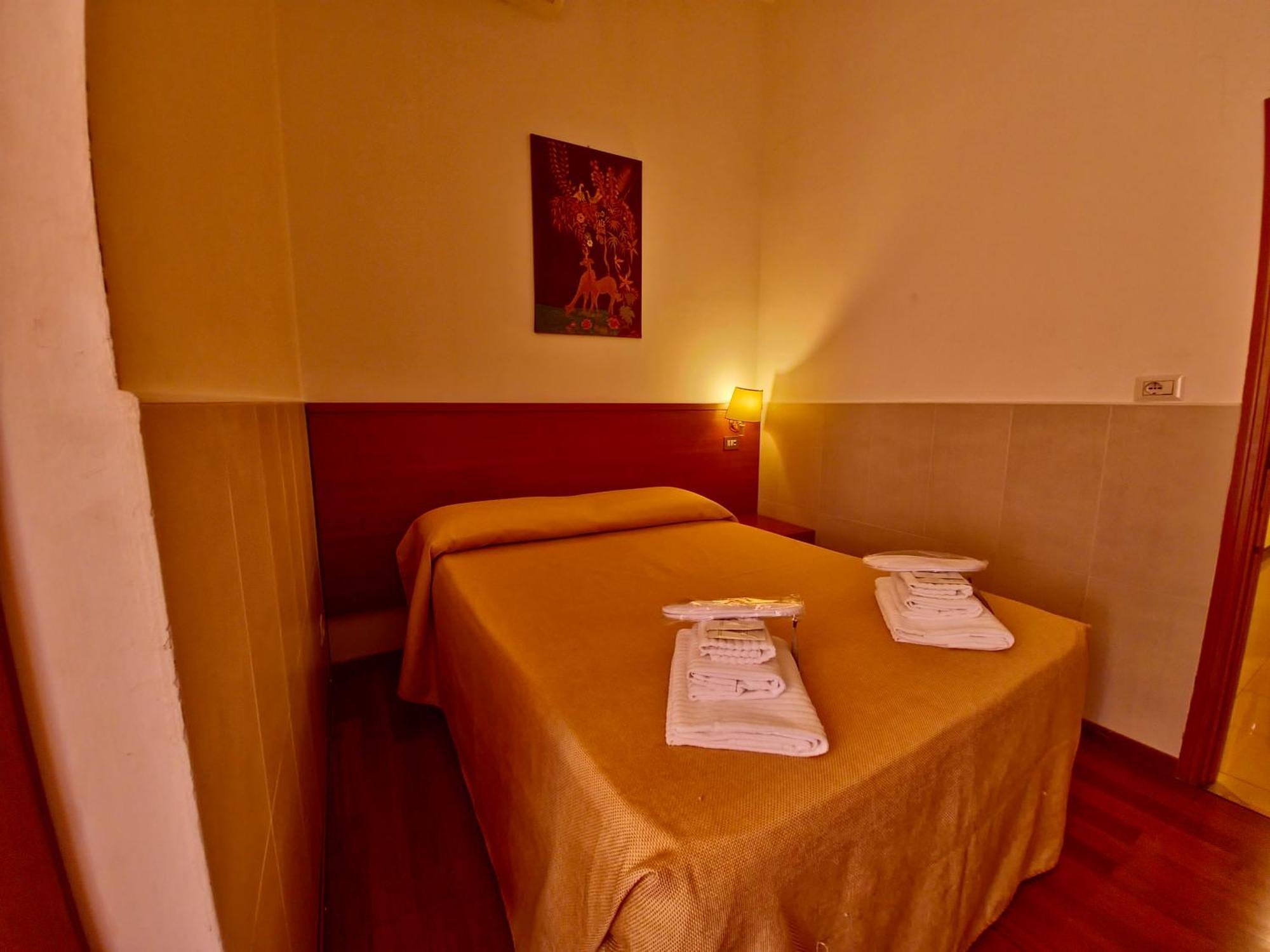 רומא Hotel Azzurra מראה חיצוני תמונה
